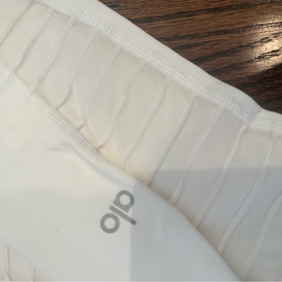 ALO white leggings with mesh cut out on side of the legs - Picture 6 of 6